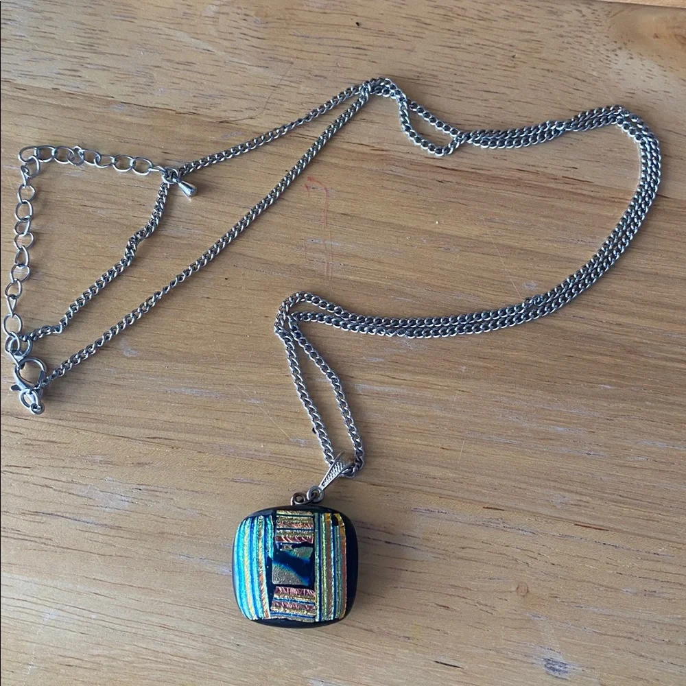 Kendra Scott Artisan Dichroic Glass pendant necklace
